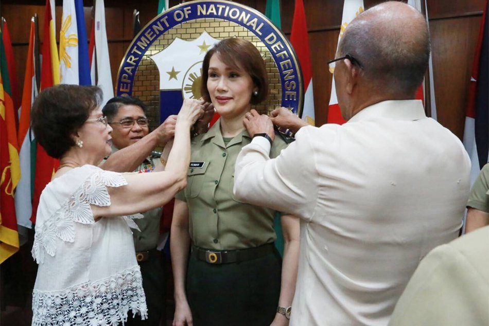 first transgender filipino law maker Gerladine Roman joins military reservist